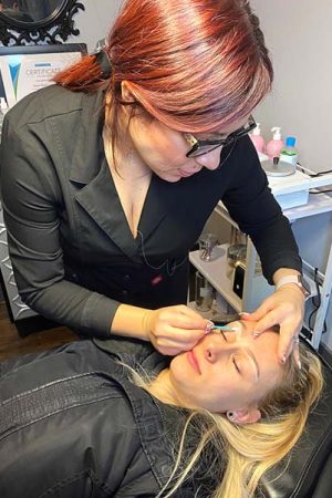 Brow Threading Course begins with Brow Mapping